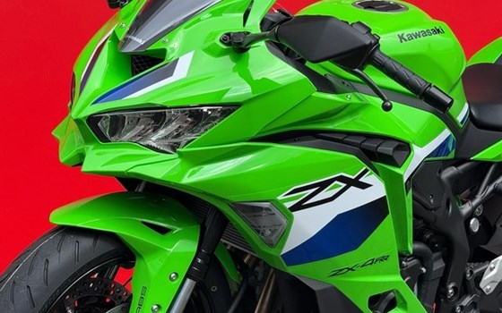 Neufahrzeug Kawasaki Ninja ZX-4RR - Bild 4
