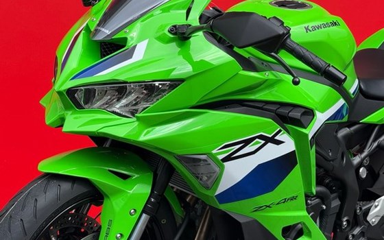 Neufahrzeug Kawasaki Ninja ZX-4RR - Bild 12