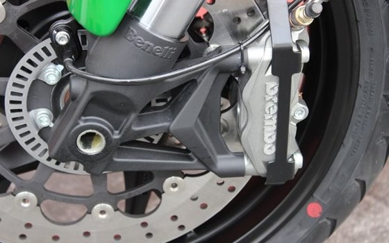 Motorrad Occasion Benelli 752 S - Bild 3