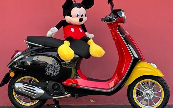 Neufahrzeug Vespa Primavera 125 Disney Mickey Mouse Edition - Bild 1