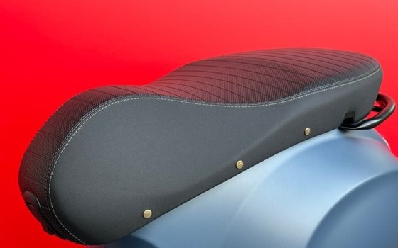 Neufahrzeug Vespa Primavera 125 Officina 8 - Bild 13