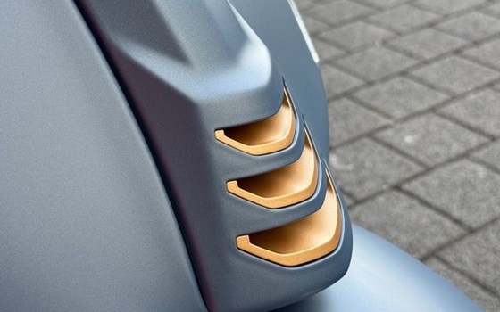 Neufahrzeug Vespa Primavera 125 Officina 8 - Bild 9