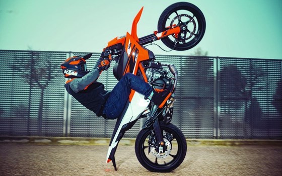 Neufahrzeug KTM 125 SMC R - Bild 1