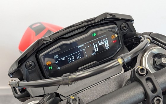 Gebrauchtmotorrad Ducati Hypermotard 698 Mono RVE - Bild 7