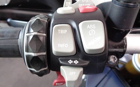 Gebrauchtmotorrad BMW S 1000 XR - Bild 3