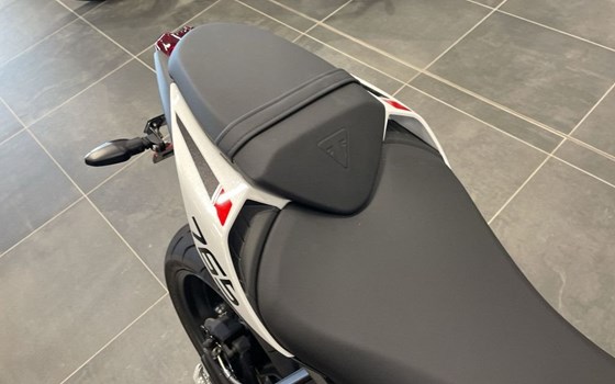 Gebrauchtmotorrad Triumph Street Triple R - Bild 13