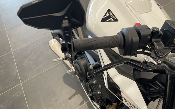 Gebrauchtmotorrad Triumph Street Triple R - Bild 16