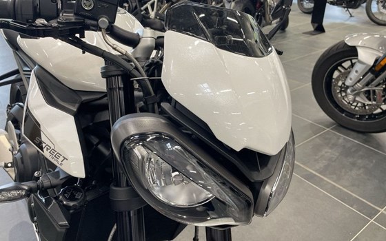 Gebrauchtmotorrad Triumph Street Triple R - Bild 17