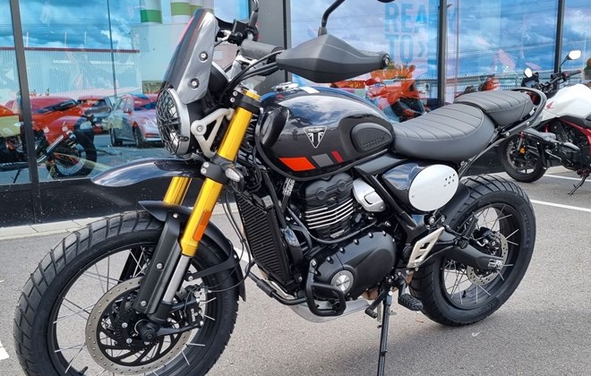 Triumph Scrambler 400 XC