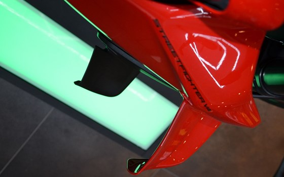 Gebrauchtmotorrad Ducati Streetfighter V4 - Bild 11