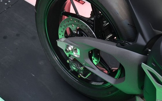 Gebrauchtmotorrad Ducati Streetfighter V4 - Bild 7