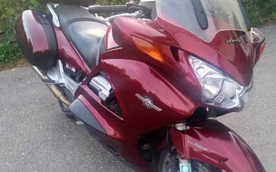 Gebrauchtmotorrad Honda ST 1300 Pan-European - Bild 4 Gebrauchtmotorrad Honda ST 1300 Pan-European - Bild 4