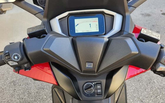 Gebrauchtmotorrad Honda Forza 350 - Bild 4 Gebrauchtmotorrad Honda Forza 350 - Bild 4