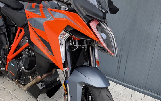 Gebrauchtmotorrad KTM 1290 Super Duke GT - Bild 3 Gebrauchtmotorrad KTM 1290 Super Duke GT - Bild 3