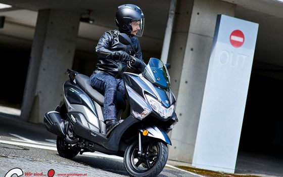 Neufahrzeug Suzuki Burgman Street 125EX - Bild 4 Neufahrzeug Suzuki Burgman Street 125EX - Bild 4