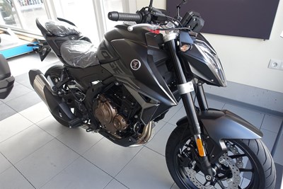 R625