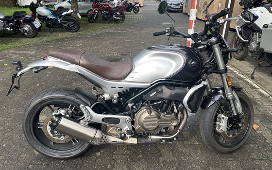 Gebrauchtmotorrad QJ Motor SRV 550 - Bild 1