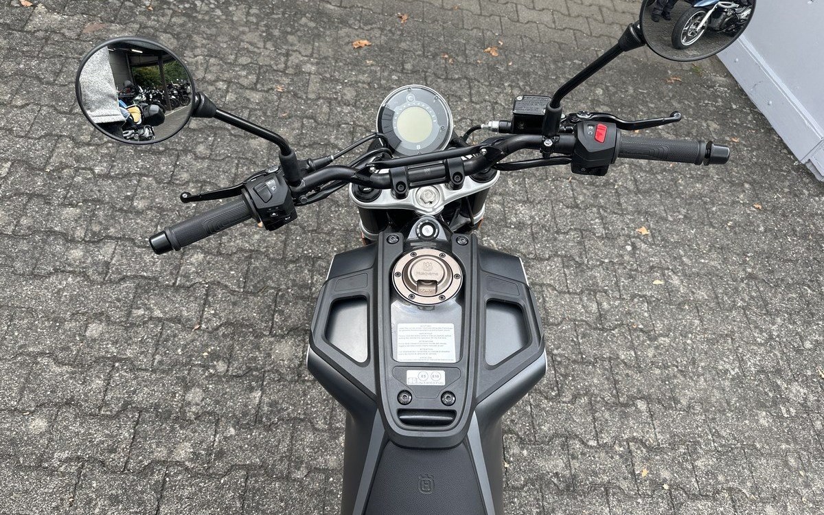 Angebot Husqvarna Svartpilen 125