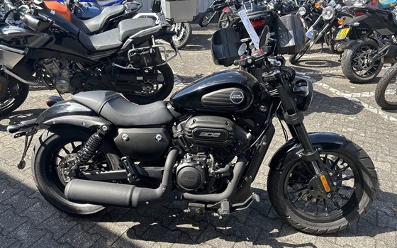 Gebrauchtmotorrad Keeway V302 C - Bild 1