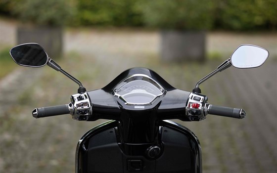 Gebrauchtmotorrad Vespa GTS 310 - Bild 12