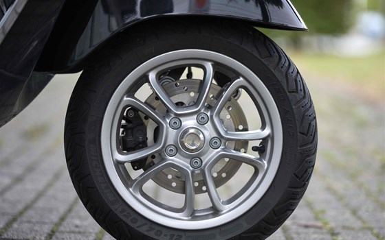 Gebrauchtmotorrad Vespa GTS 310 - Bild 2