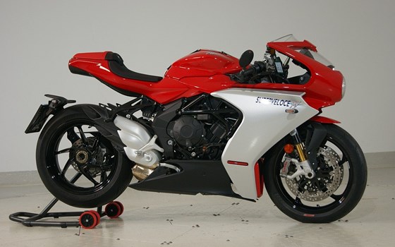 Gebrauchtmotorrad MV Agusta Superveloce 800 - Bild 3 Gebrauchtmotorrad MV Agusta Superveloce 800 - Bild 3