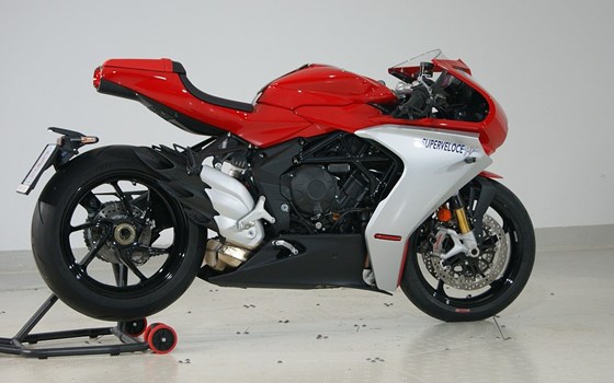 Gebrauchtmotorrad MV Agusta Superveloce 800 - Bild 4 Gebrauchtmotorrad MV Agusta Superveloce 800 - Bild 4