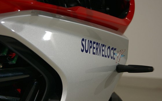 Gebrauchtmotorrad MV Agusta Superveloce 800 - Bild 5 Gebrauchtmotorrad MV Agusta Superveloce 800 - Bild 5