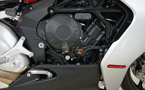 Gebrauchtmotorrad MV Agusta Superveloce 800 - Bild 7 Gebrauchtmotorrad MV Agusta Superveloce 800 - Bild 7