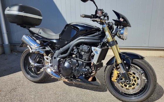 Gebrauchtmotorrad Triumph Speed Triple 1050 - Bild 1 Gebrauchtmotorrad Triumph Speed Triple 1050 - Bild 1
