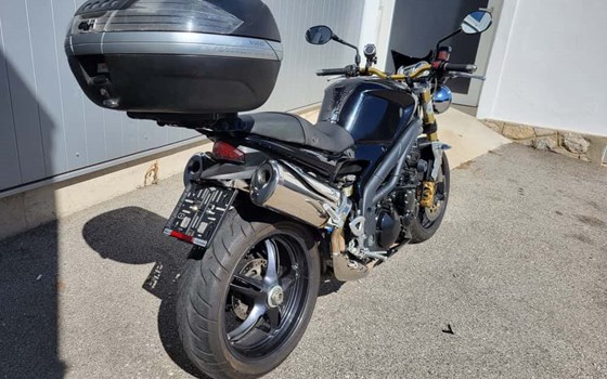 Gebrauchtmotorrad Triumph Speed Triple 1050 - Bild 3 Gebrauchtmotorrad Triumph Speed Triple 1050 - Bild 3