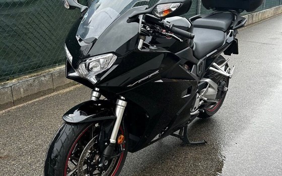 Gebrauchtmotorrad Honda VFR 800 F - Bild 1