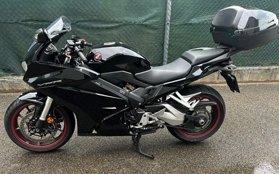 Gebrauchtmotorrad Honda VFR 800 F - Bild 2