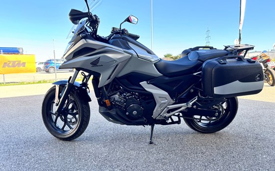 Gebrauchtmotorrad Honda NC750X DCT - Bild 3 Gebrauchtmotorrad Honda NC750X DCT - Bild 3