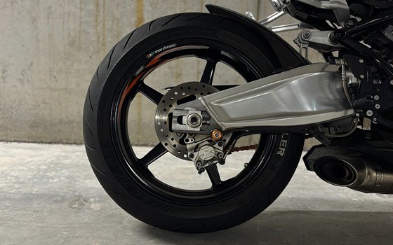 Gebrauchtmotorrad KTM 1190 RC8 - Bild 4