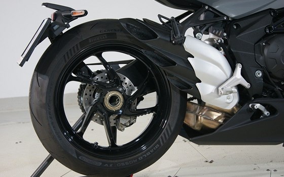Neufahrzeug MV Agusta Superveloce 800 - Bild 10 Neufahrzeug MV Agusta Superveloce 800 - Bild 10