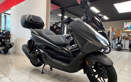 Gebrauchtmotorrad Honda Forza 125 - Bild 6 Gebrauchtmotorrad Honda Forza 125 - Bild 6