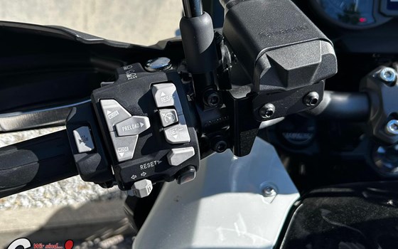 Gebrauchtmotorrad Kawasaki Versys 1100 SE - Bild 10 Gebrauchtmotorrad Kawasaki Versys 1100 SE - Bild 10