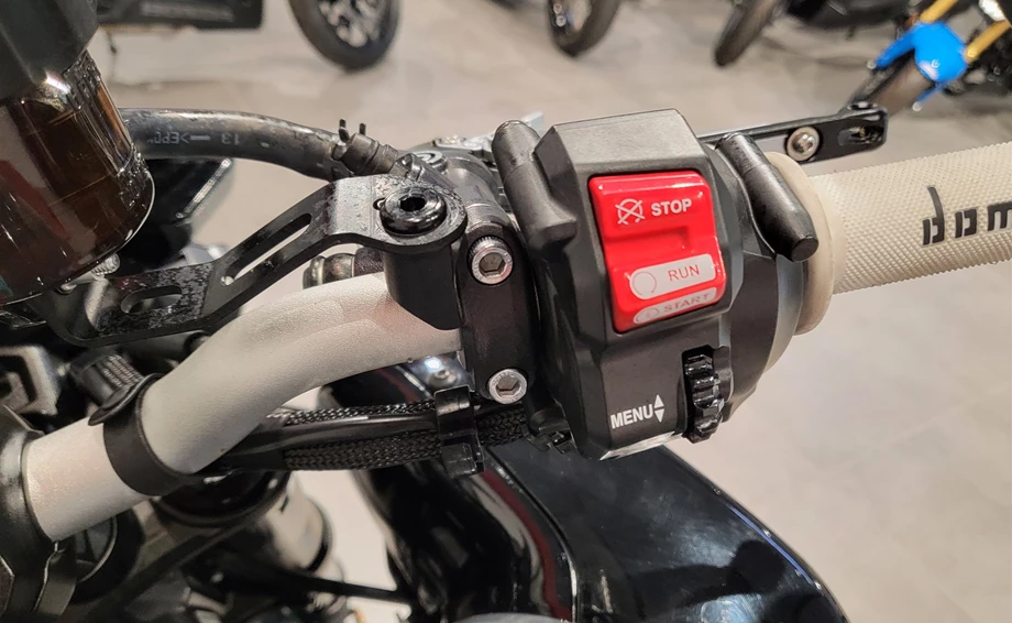 Angebot Yamaha MT-10 Bild 11: Angebot Yamaha MT-10
