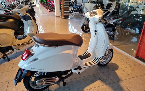 Gebrauchtmotorrad Vespa Primavera 50 - Bild 2 Gebrauchtmotorrad Vespa Primavera 50 - Bild 2