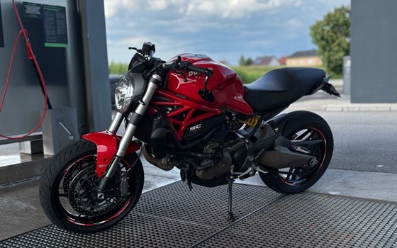 Gebrauchtmotorrad Ducati Monster 821 - Bild 3 Gebrauchtmotorrad Ducati Monster 821 - Bild 3