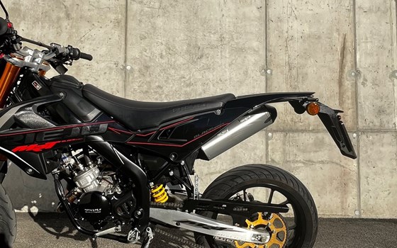 Gebrauchtmotorrad Rieju MRT 50 All Black - Bild 4 Gebrauchtmotorrad Rieju MRT 50 All Black - Bild 4