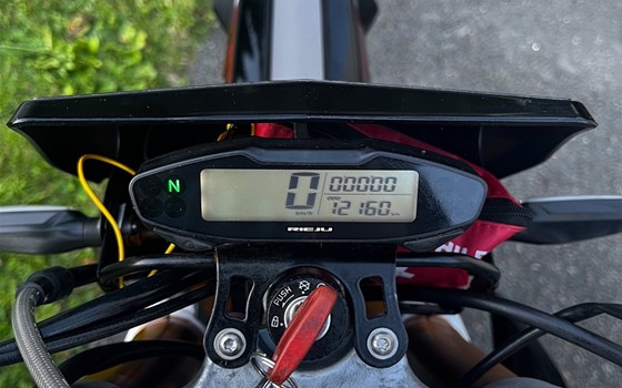 Gebrauchtmotorrad Rieju MRT 50 All Black - Bild 7 Gebrauchtmotorrad Rieju MRT 50 All Black - Bild 7