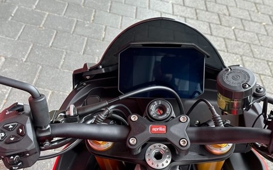 Neufahrzeug Aprilia Tuono V4 1100 Factory - Bild 11