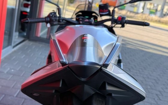Neufahrzeug Aprilia Tuono V4 1100 - Bild 16
