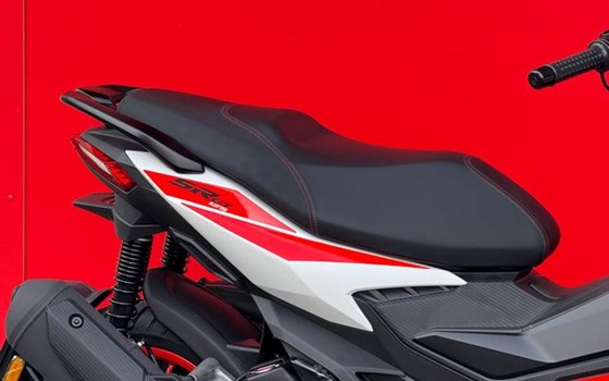 Neufahrzeug Aprilia SR GT Sport 125 - Bild 5