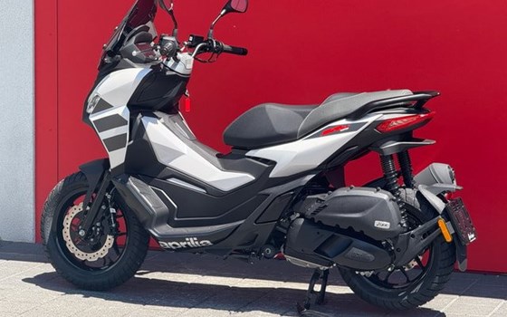 Neufahrzeug Aprilia SR GT 200 - Bild 11