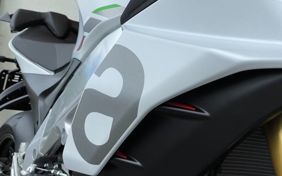 Neufahrzeug Aprilia Tuono V4 1100 - Bild 15
