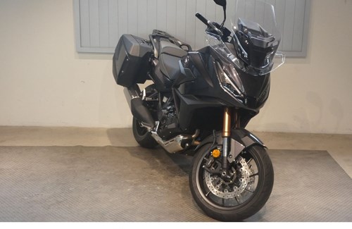 Neumotorrad Honda NT1100 DCT Electronic Suspension