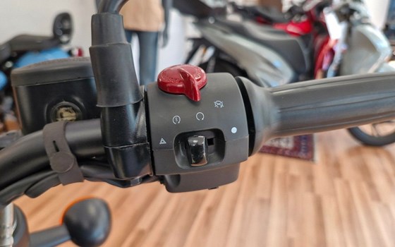 Neufahrzeug Royal Enfield HNTR 350 - Bild 10